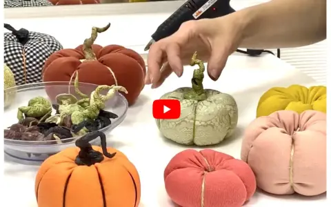 Création de citrouilles en tissu pour une décoration d'automne. Un bricolage facile pour embellir votre intérieur.